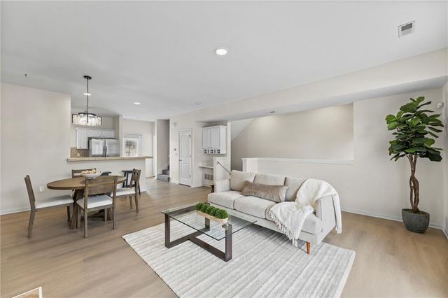 5245 Overland Drive B23, Lawrence, KS 66049