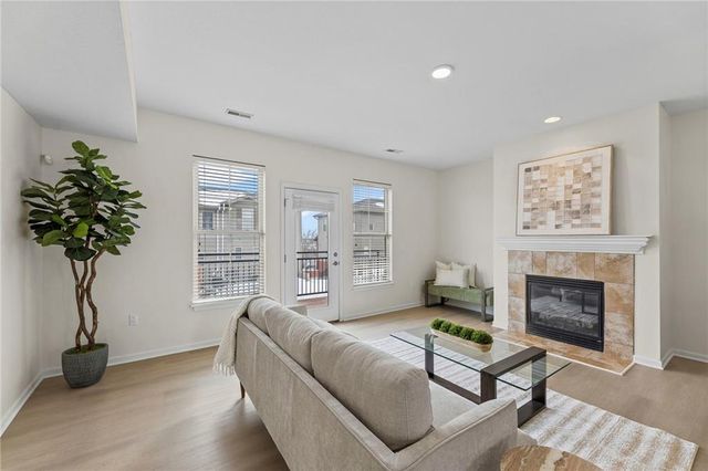 5245 Overland Drive B23, Lawrence, KS 66049