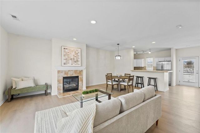 5245 Overland Drive B23, Lawrence, KS 66049