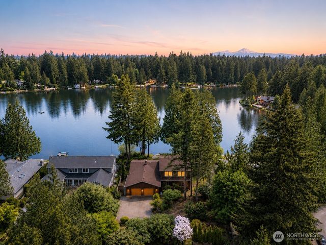 1822 Lakemoor Place SW, Olympia, WA 98512