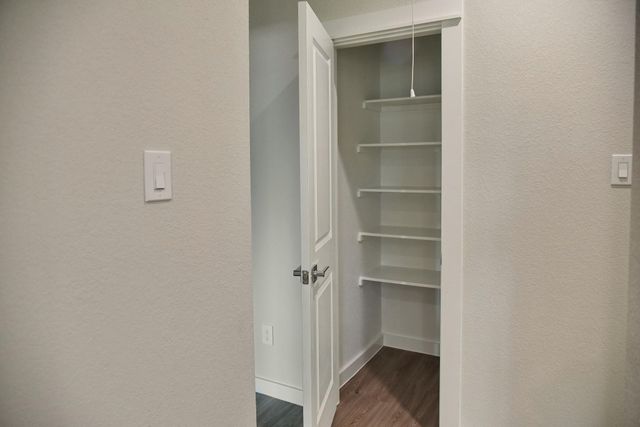 358 Shoreview Drive, Conroe, TX 77303