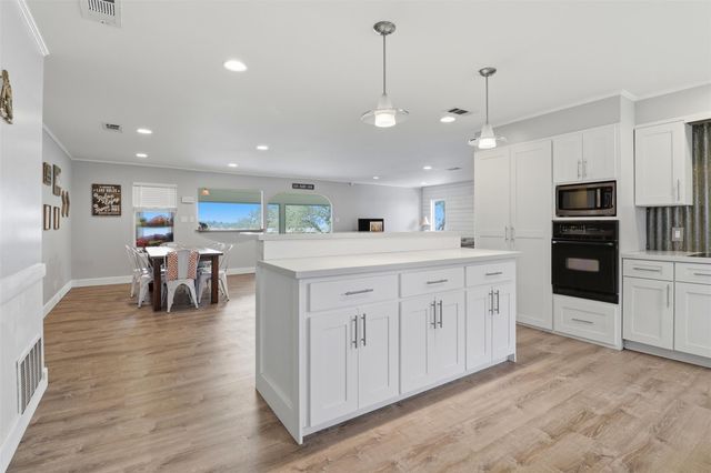106 County Road 142, Burnet, TX 78611