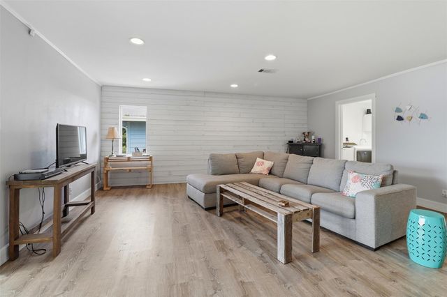 106 County Road 142, Burnet, TX 78611