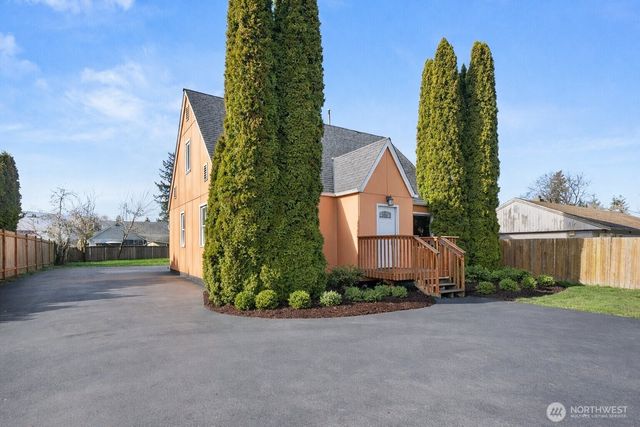 749 4th Avenue N, Kent, WA 98032