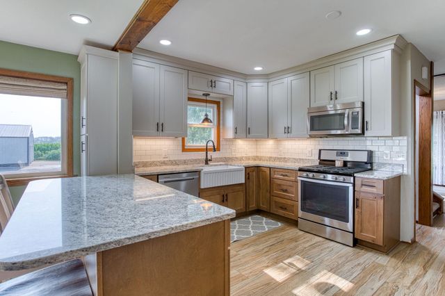 1722 US Highway 12, Hammond, WI 54015