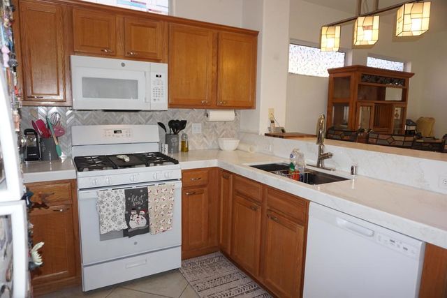 78137 Vinewood Drive, Palm Desert, CA 92211