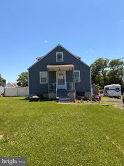7827 PRICE LN, Baltimore, MD 21237