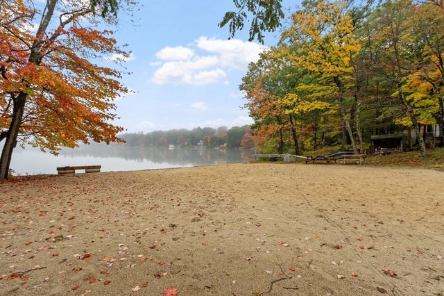 40 Wilder Ln, Leominster, MA 01453