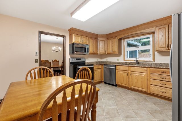 40 Wilder Ln, Leominster, MA 01453