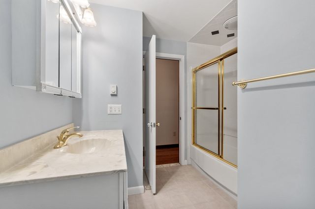 40 Wilder Ln, Leominster, MA 01453