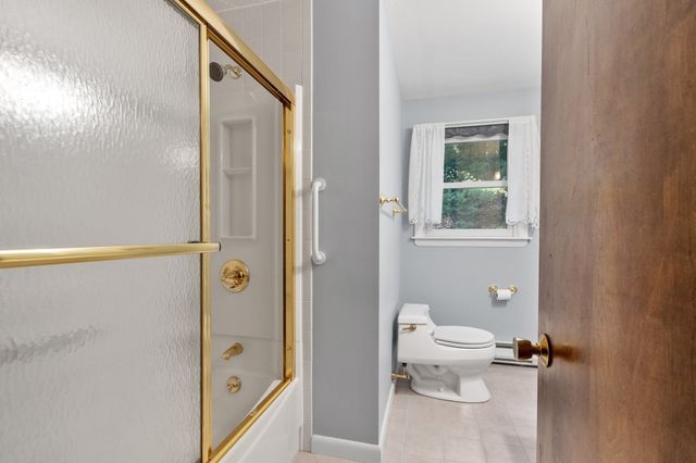 40 Wilder Ln, Leominster, MA 01453