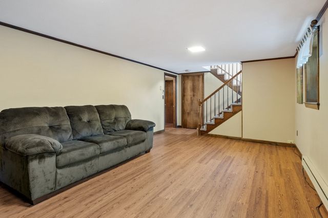 40 Wilder Ln, Leominster, MA 01453
