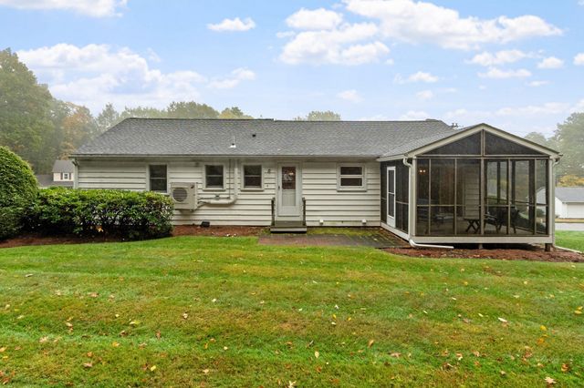 40 Wilder Ln, Leominster, MA 01453