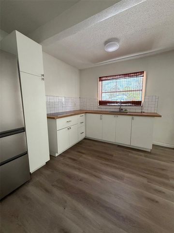 209 W EMILY STREET, Tampa, FL 33603