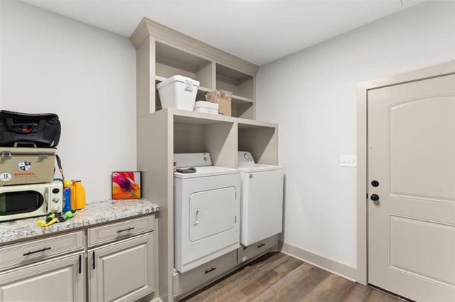 7702 Nine Oaks Drive, Lake Charles, LA 70607