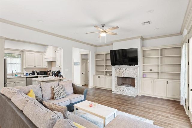 7702 Nine Oaks Drive, Lake Charles, LA 70607