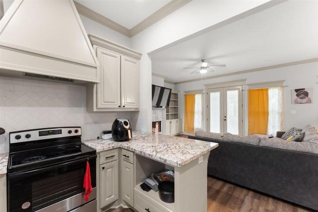 7702 Nine Oaks Drive, Lake Charles, LA 70607