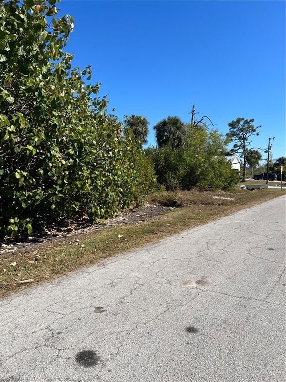 3500 Tropical Point DR, ST. JAMES CITY, FL 33956 — photo 2