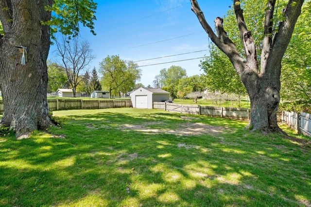 N1579 RIDGEWAY DRIVE, Greenville, WI 54942