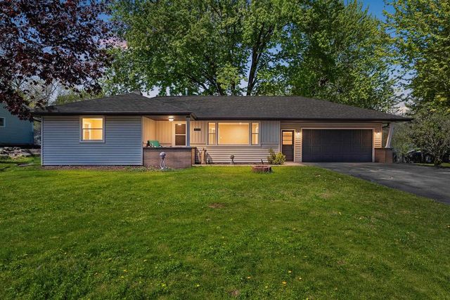 N1579 RIDGEWAY DRIVE, Greenville, WI 54942