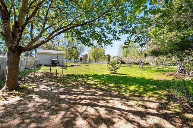 N1579 RIDGEWAY DRIVE, Greenville, WI 54942