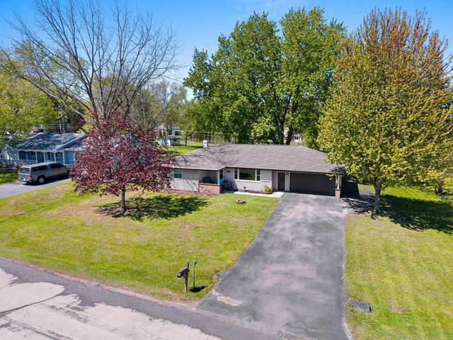 N1579 RIDGEWAY DRIVE, Greenville, WI 54942