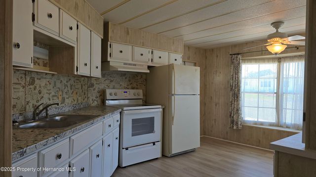 8229 Green Court, Brooksville, FL 34613