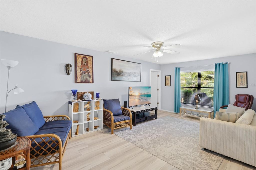 Image 2 of property listing at 5406 11TH STREET CIRCLE E, Bradenton, FL 34203