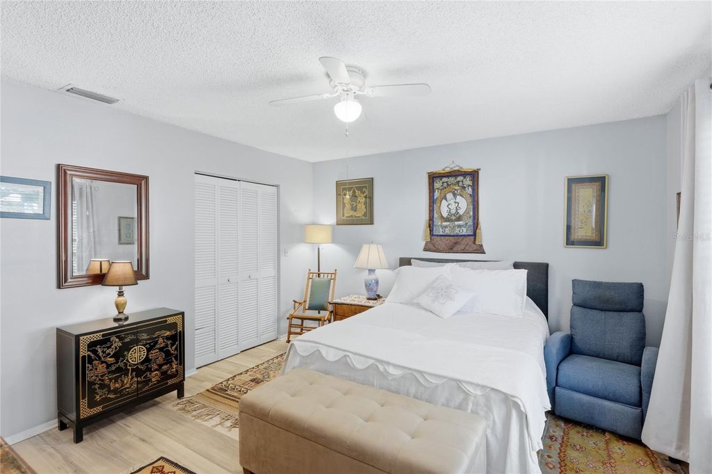 Image 11 of property listing at 5406 11TH STREET CIRCLE E, Bradenton, FL 34203