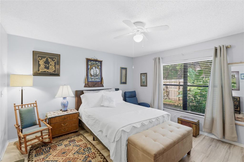 Image 12 of property listing at 5406 11TH STREET CIRCLE E, Bradenton, FL 34203
