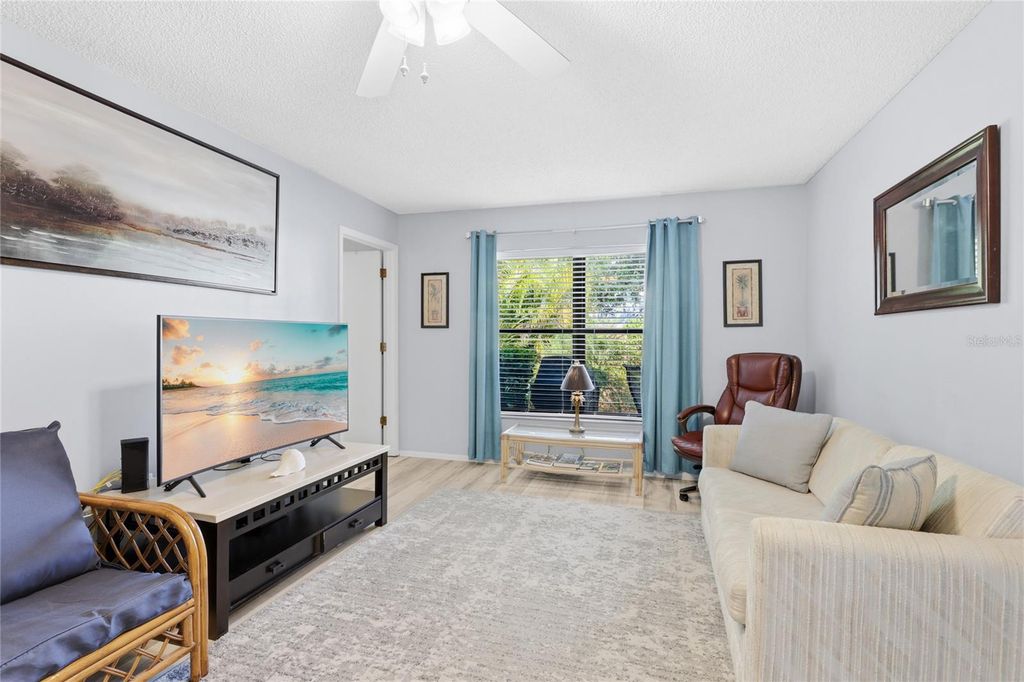 Image 4 of property listing at 5406 11TH STREET CIRCLE E, Bradenton, FL 34203