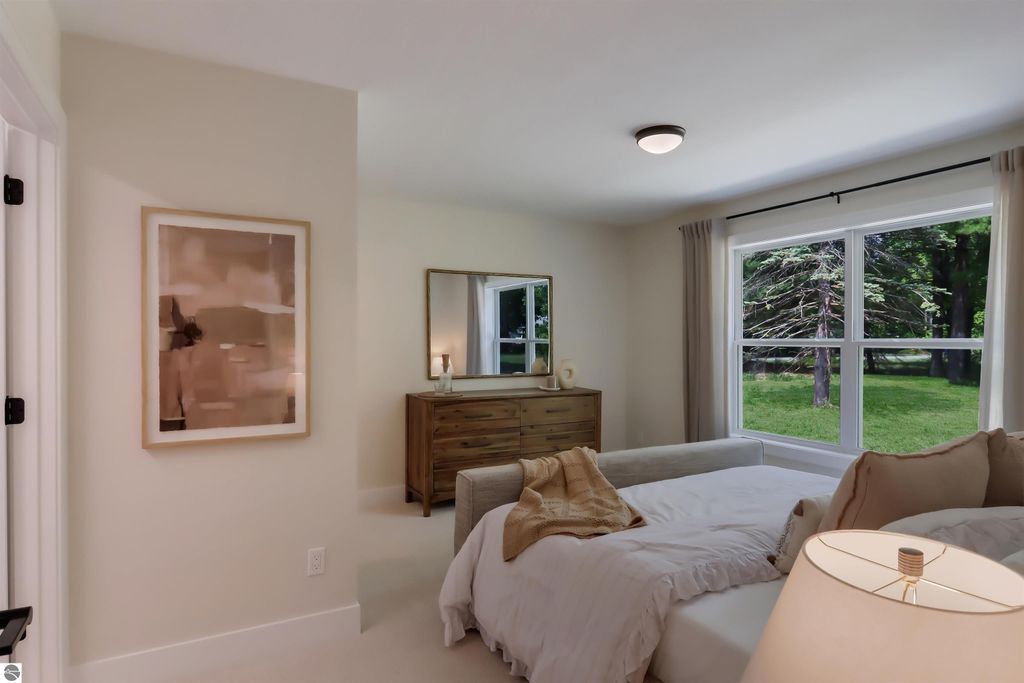 Image 16 of property listing at 1729 Linden Avenue # 18, Traverse City, MI 49686