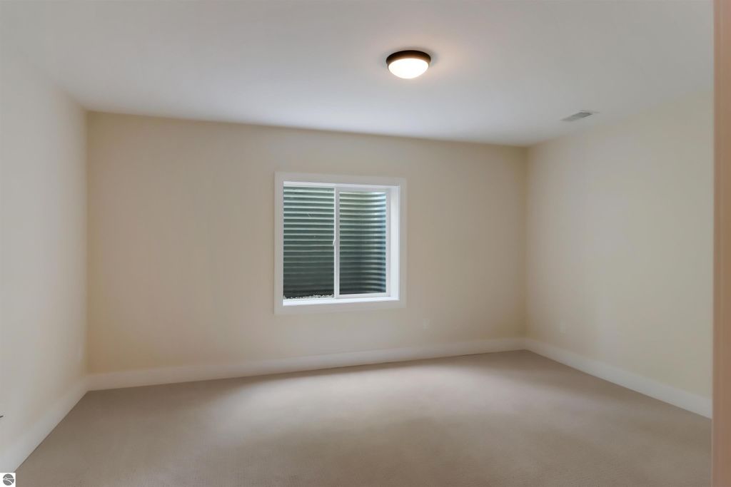 Image 30 of property listing at 1729 Linden Avenue # 18, Traverse City, MI 49686