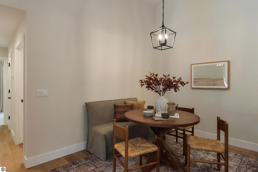 Image 8 of property listing at 1729 Linden Avenue # 18, Traverse City, MI 49686