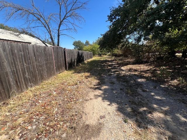 831 Boyd Road, Azle, TX 76020