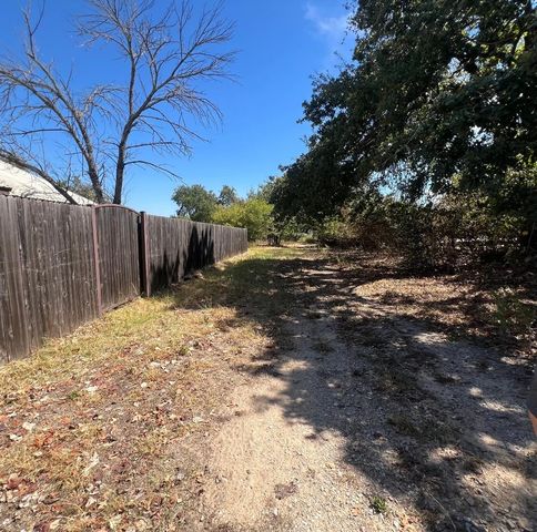 831 Boyd Road, Azle, TX 76020