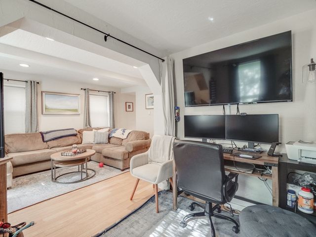 28 Mercer 2, Boston, MA 02127