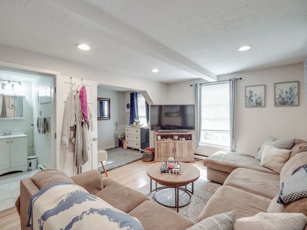 28 Mercer 2, Boston, MA 02127