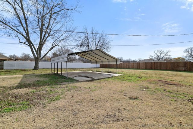 513 W Main Street, Calera, OK 74730