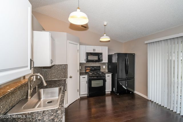 7336 LAWN TENNIS Lane, Jacksonville, FL 32277