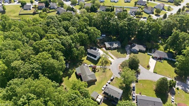 1930 Middlewood Court, High Point, NC 27265