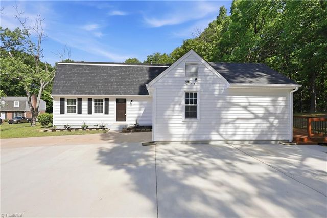 1930 Middlewood Court, High Point, NC 27265