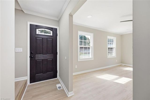1930 Middlewood Court, High Point, NC 27265