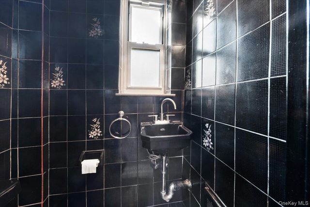 2019 Colden Avenue, Bronx, NY 10462