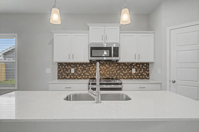 366 Galway Dr, Clarksville, TN 37042