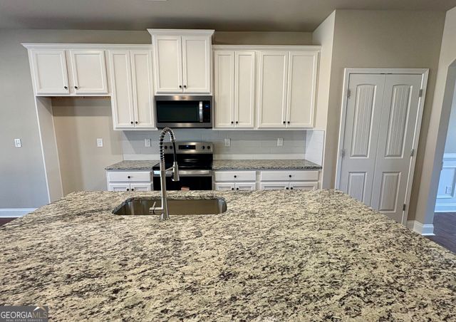 1046 Lakeview Oaks Court 20-B, Grayson, GA 30017