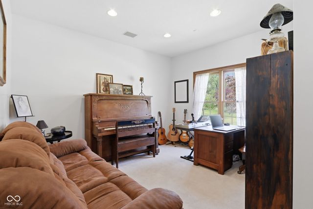 8839 Summer Estate Drive, Indianapolis, IN 46256