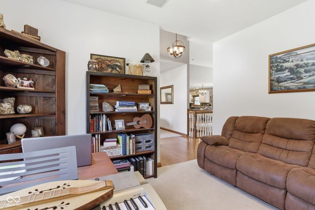 8839 Summer Estate Drive, Indianapolis, IN 46256