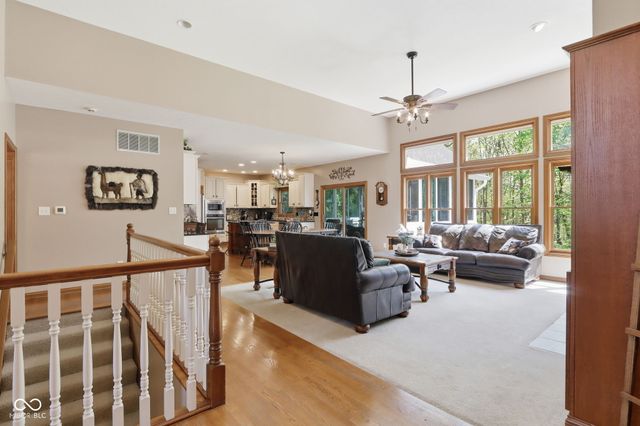 8839 Summer Estate Drive, Indianapolis, IN 46256