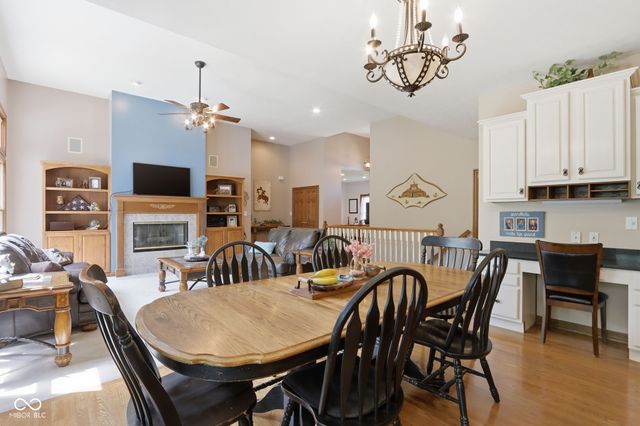 8839 Summer Estate Drive, Indianapolis, IN 46256